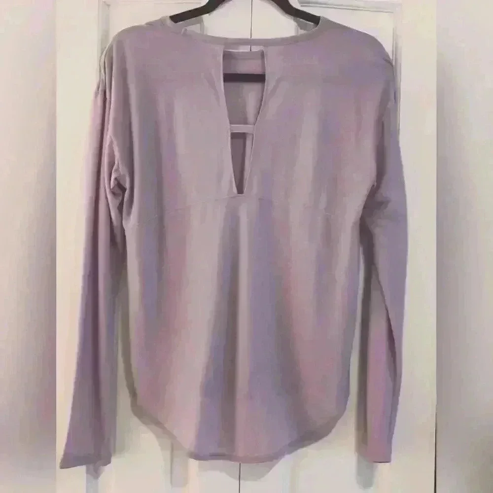 Under Armour | women's | long sleeve | lavender  | athletic top | Size XS - Picture 3 of 5